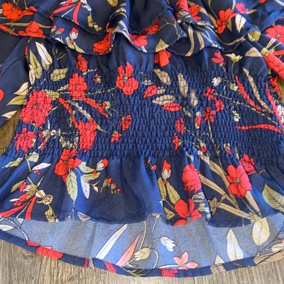 Chelsea and Violet size large off shoulder blouse beautiful - Picture 3 of 5